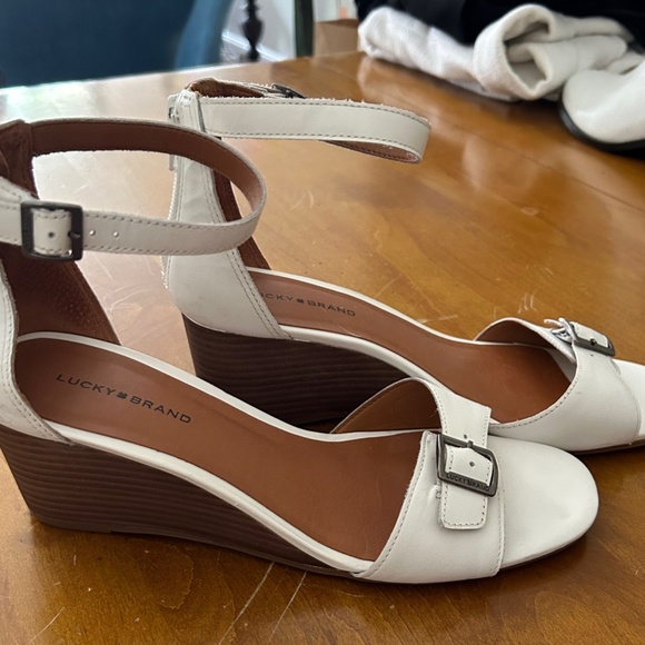 Lucky Brand “Jodella” White Leather Wedge Sandals, Size 8 EUC - Picture 5 of 8